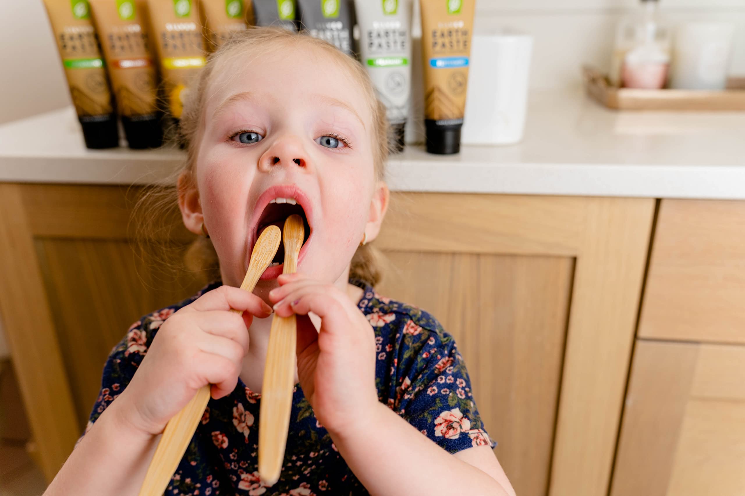 REDMOND - Earthpaste All Natural Non-Fluoride Vegan Non GMO Real Ingredients Toothpaste, Wintergreen 4 Ounce Tube (Pack of 3) (Packaging May Vary)